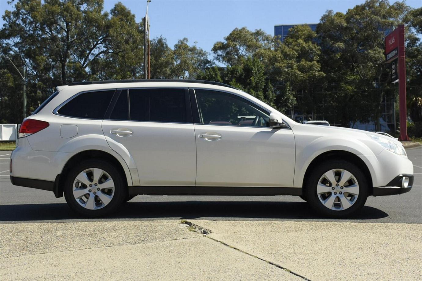 2012 Subaru Outback 2.5i-13
