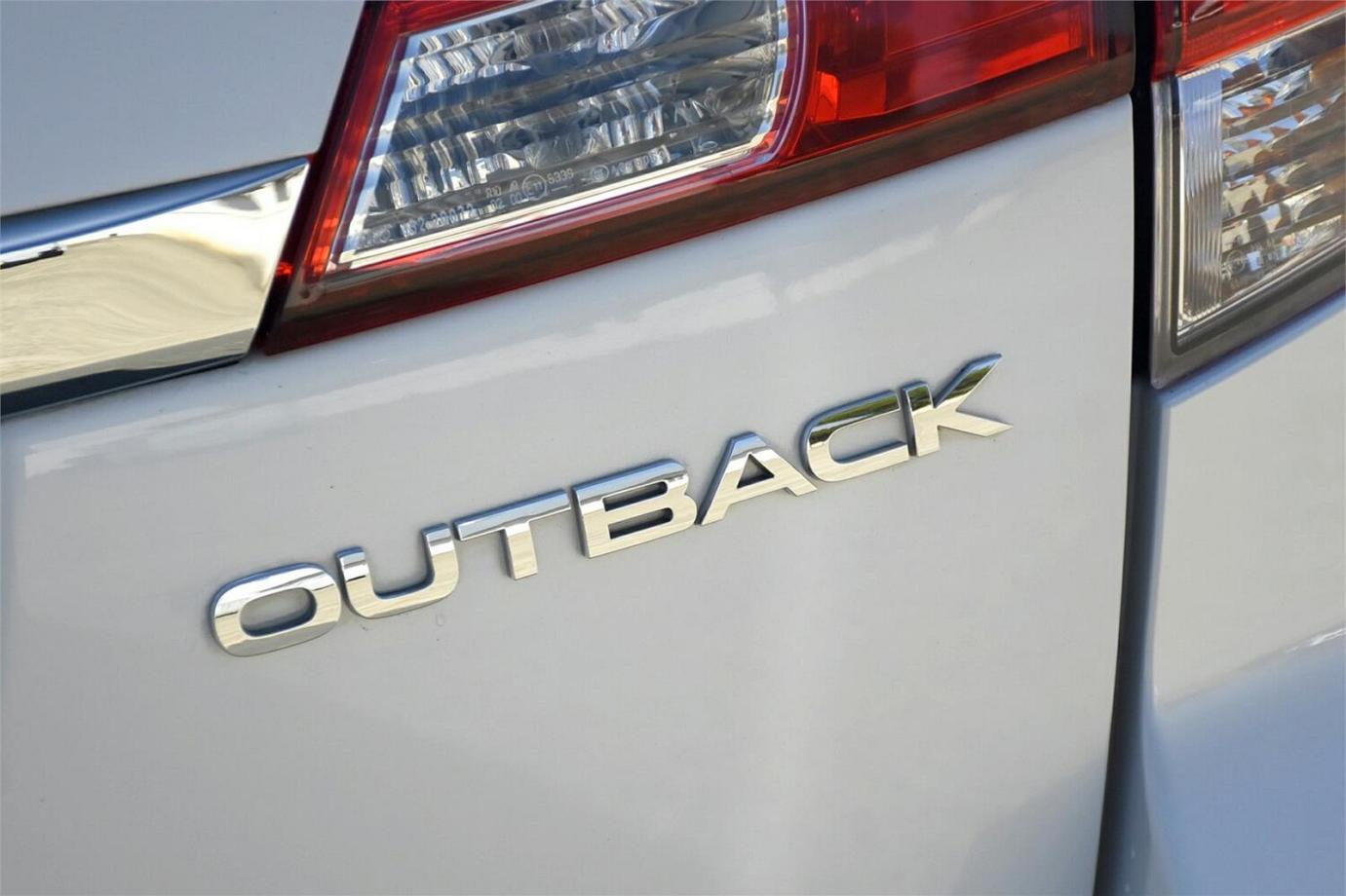 2012 Subaru Outback 2.5i-17