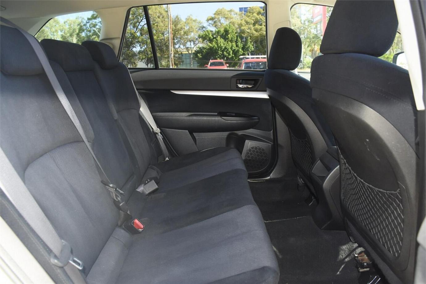 2012 Subaru Outback 2.5i-25