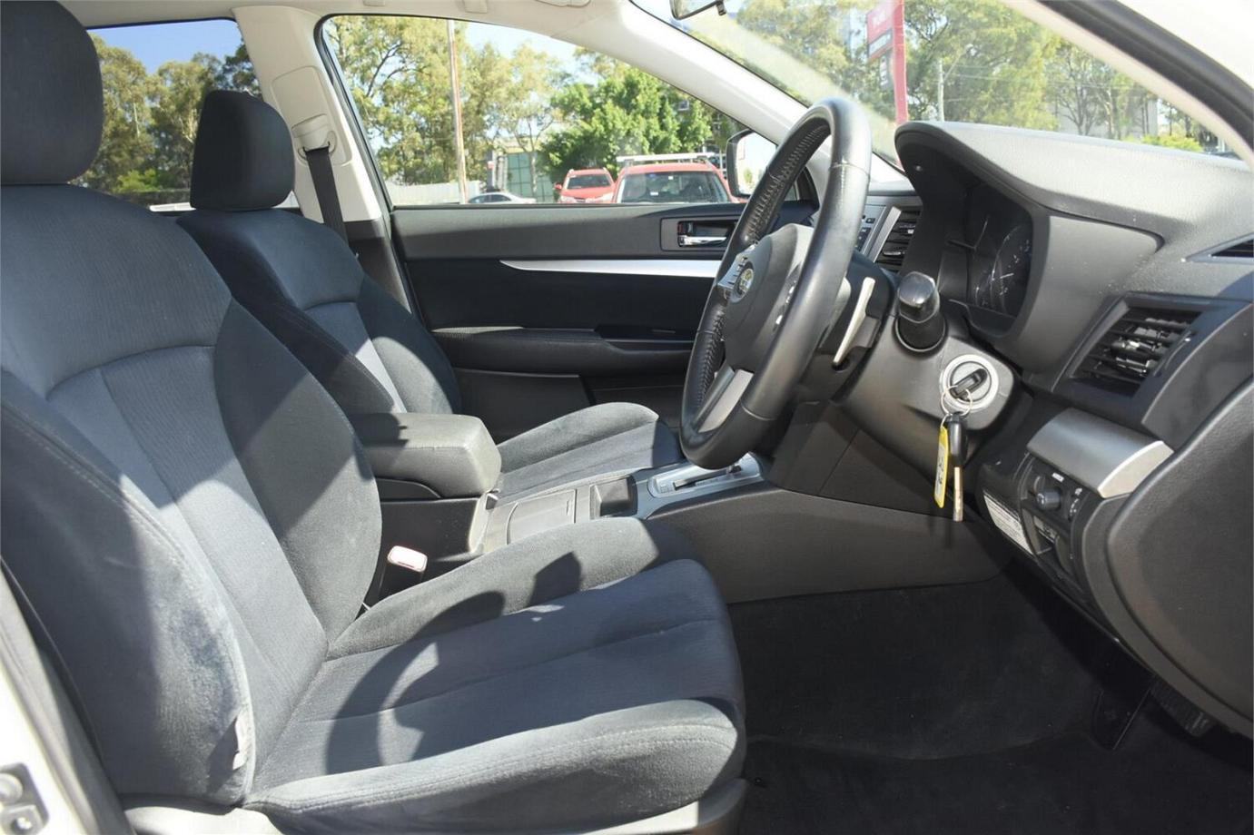 2012 Subaru Outback 2.5i-26