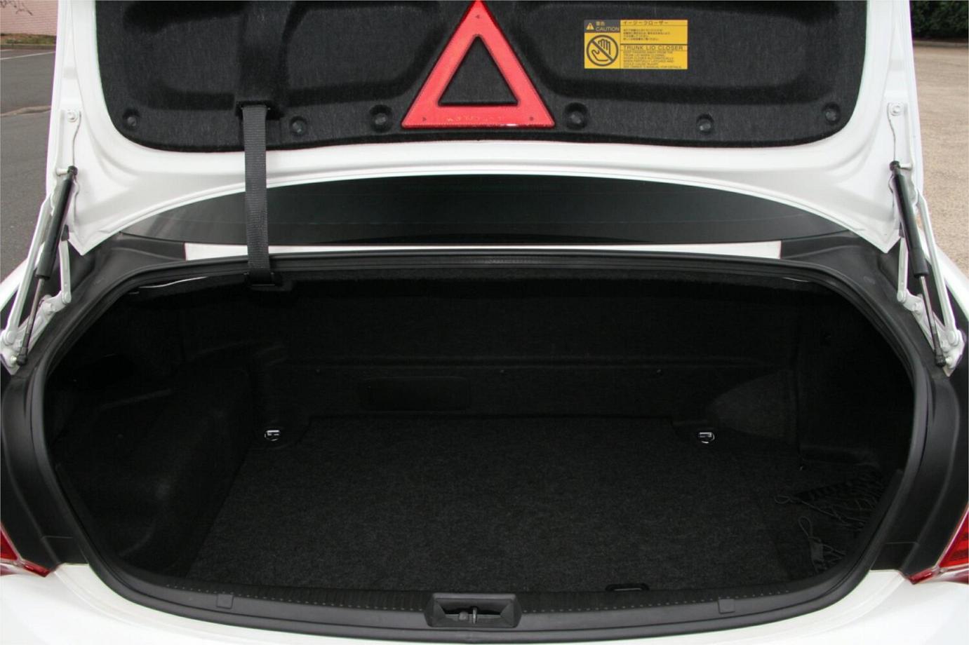 2010 Toyota Crown G (hybrid)-16
