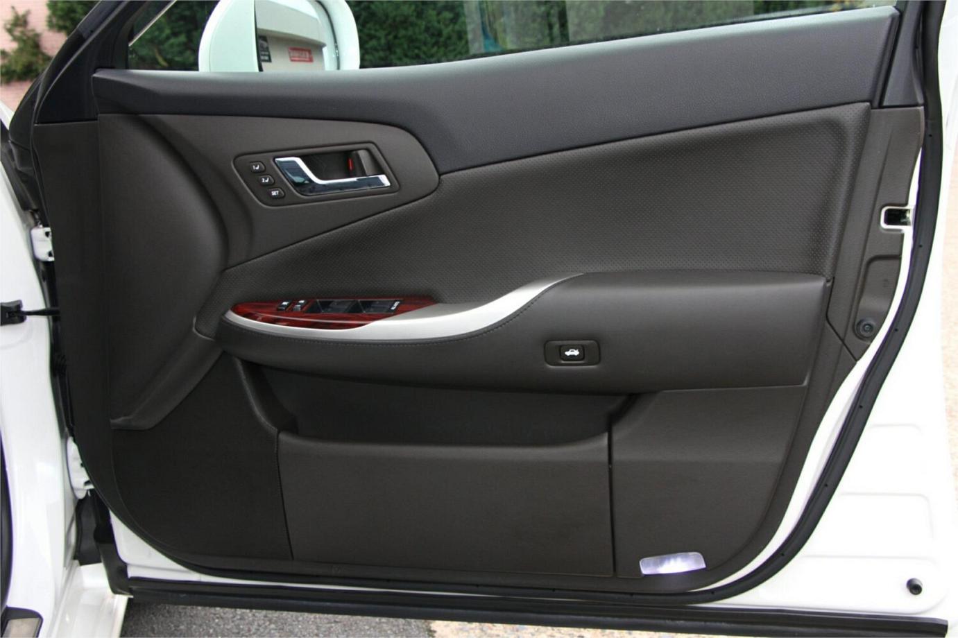 2010 Toyota Crown G (hybrid)-22