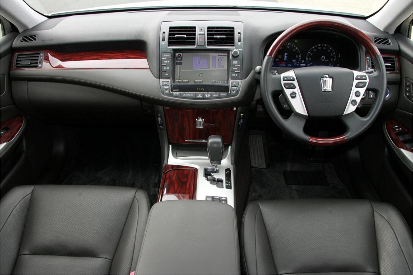 2010 Toyota Crown G (hybrid)-23