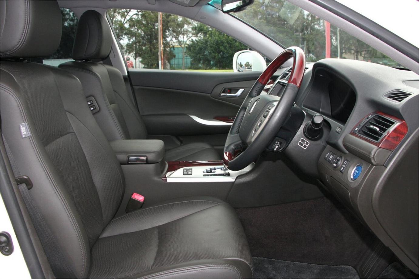 2010 Toyota Crown G (hybrid)-25