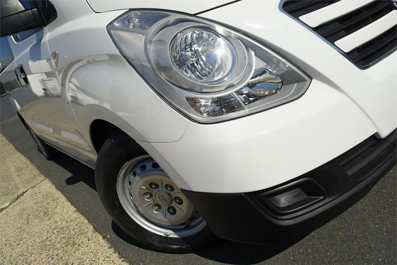 2017 Hyundai Iload-12