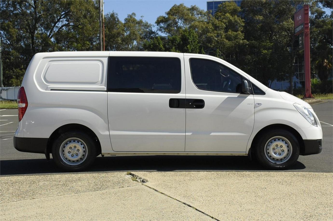 2017 Hyundai Iload-13