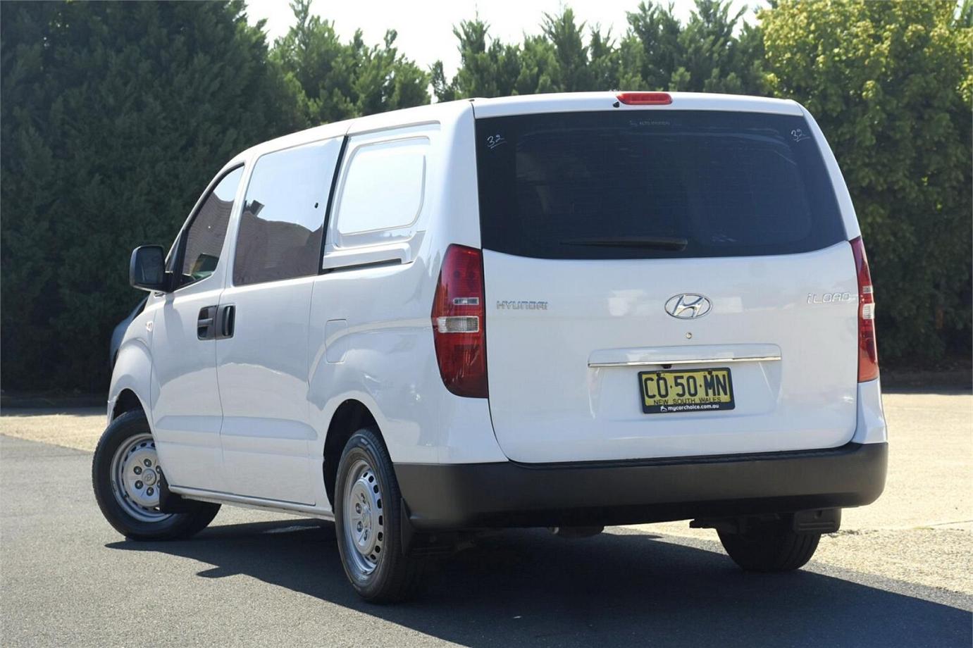 2017 Hyundai Iload-19