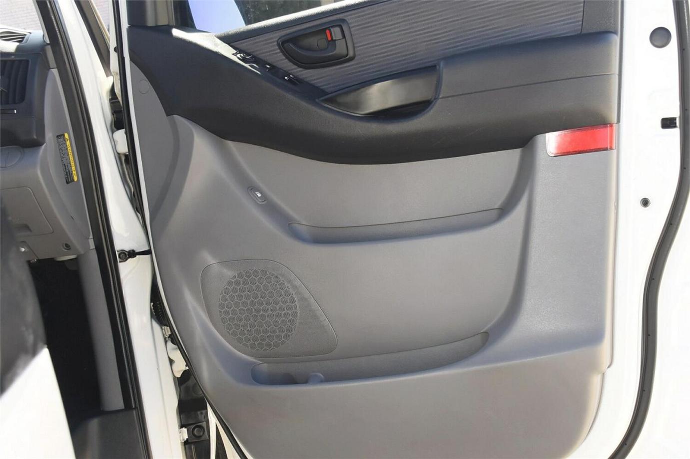 2017 Hyundai Iload-21