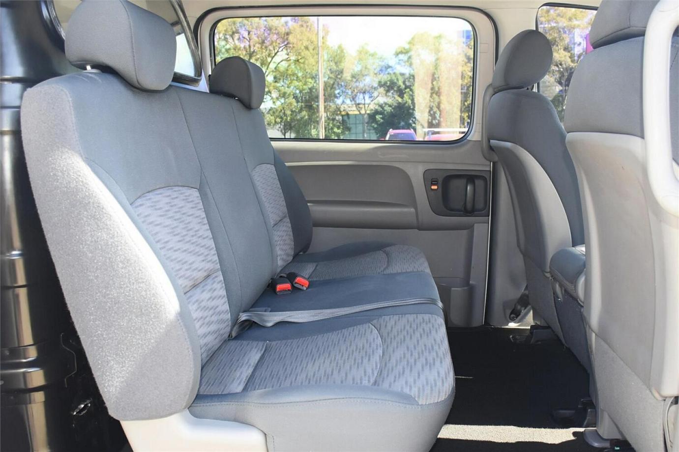 2017 Hyundai Iload-24