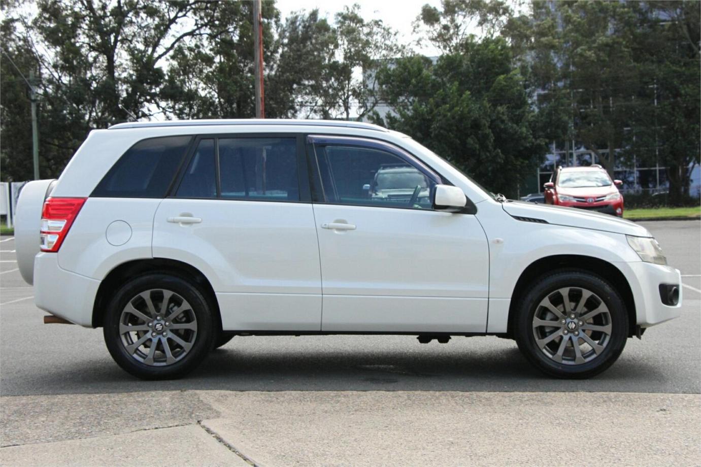 2016 Suzuki Grand Vitara Navigator-13