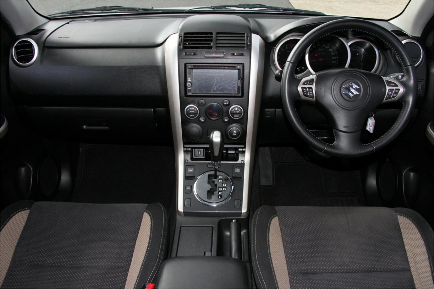 2016 Suzuki Grand Vitara Navigator-22