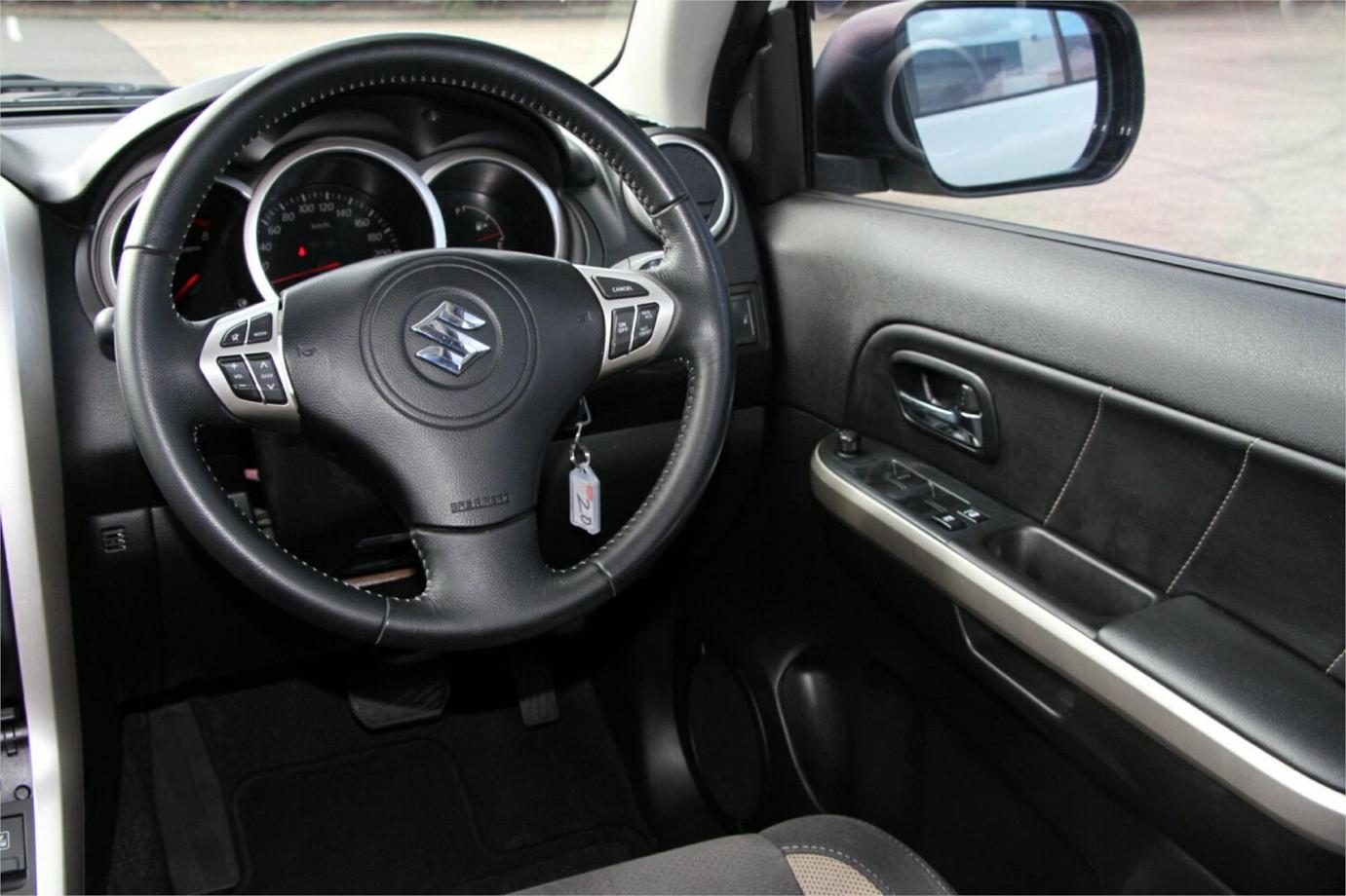 2016 Suzuki Grand Vitara Navigator-23