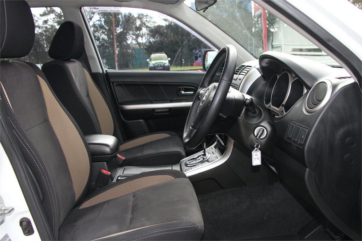 2016 Suzuki Grand Vitara Navigator-24