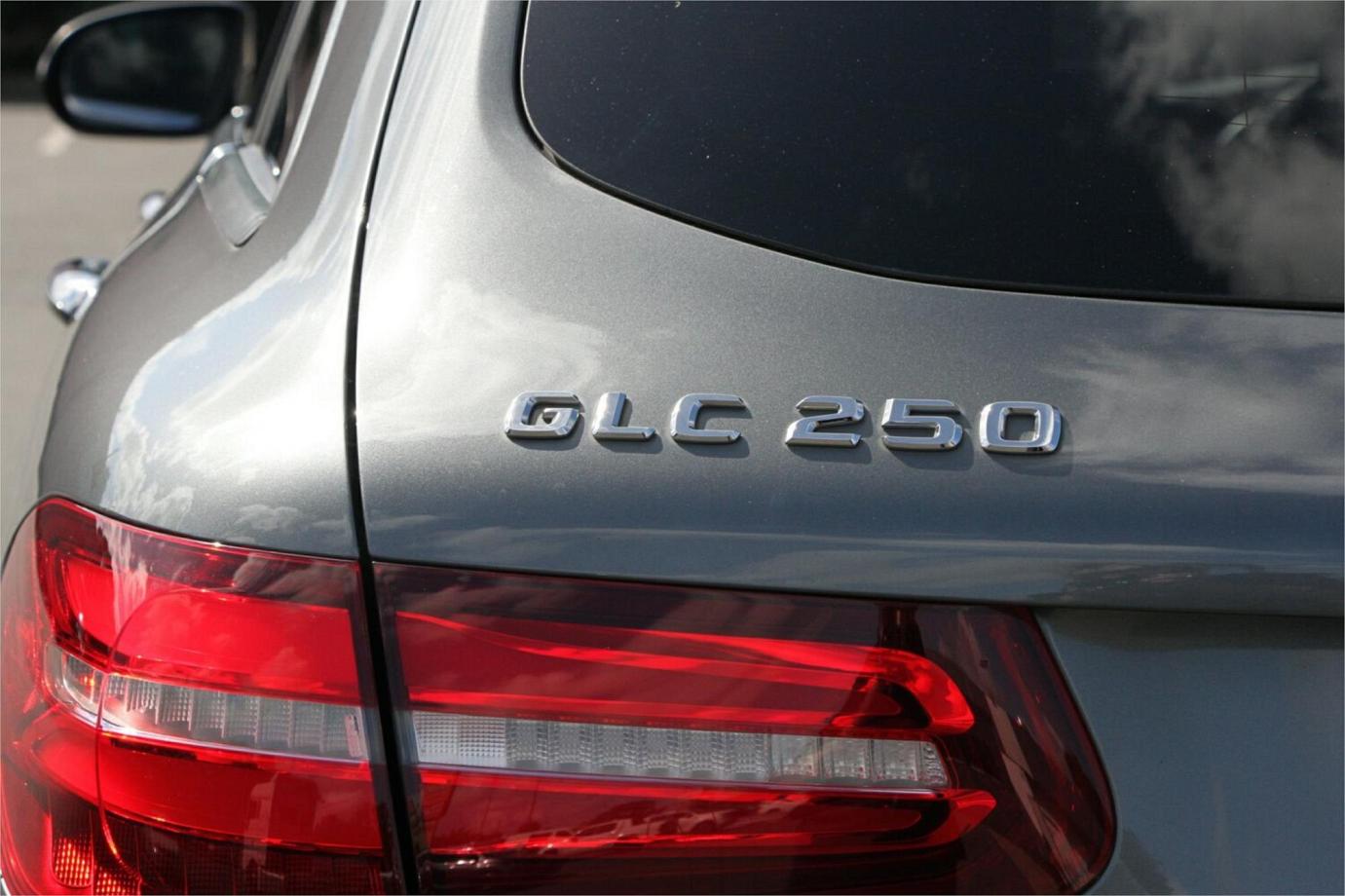 2016 Mercedes-benz Glc-class Glc250-18