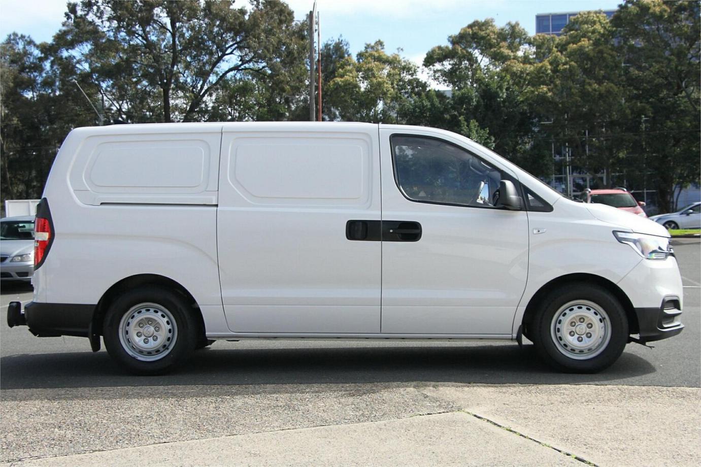 2019 Hyundai Iload-13 2019 Hyundai Iload-13