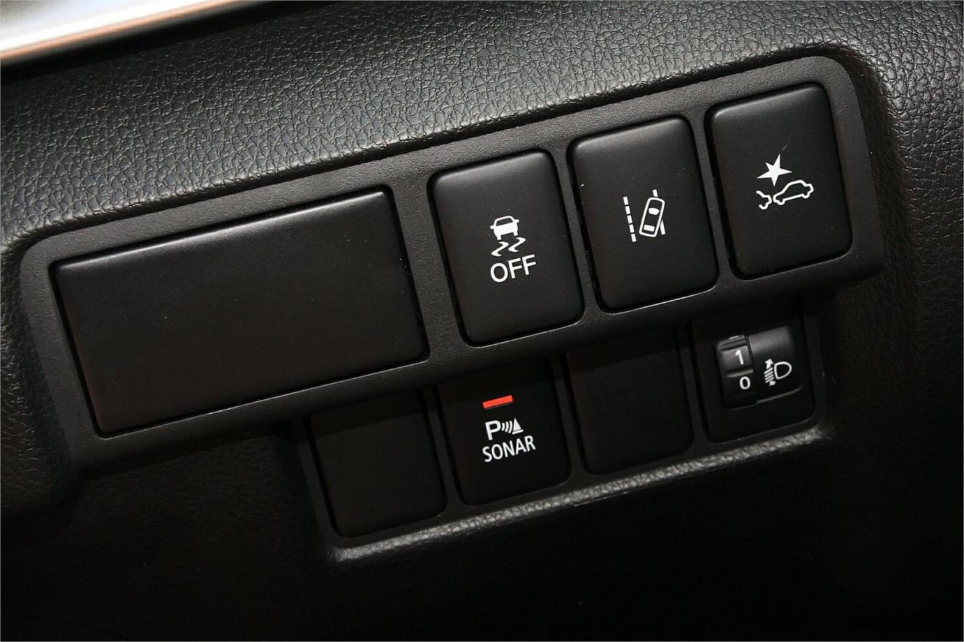 2018 Mitsubishi Eclipse Cross Ls-11