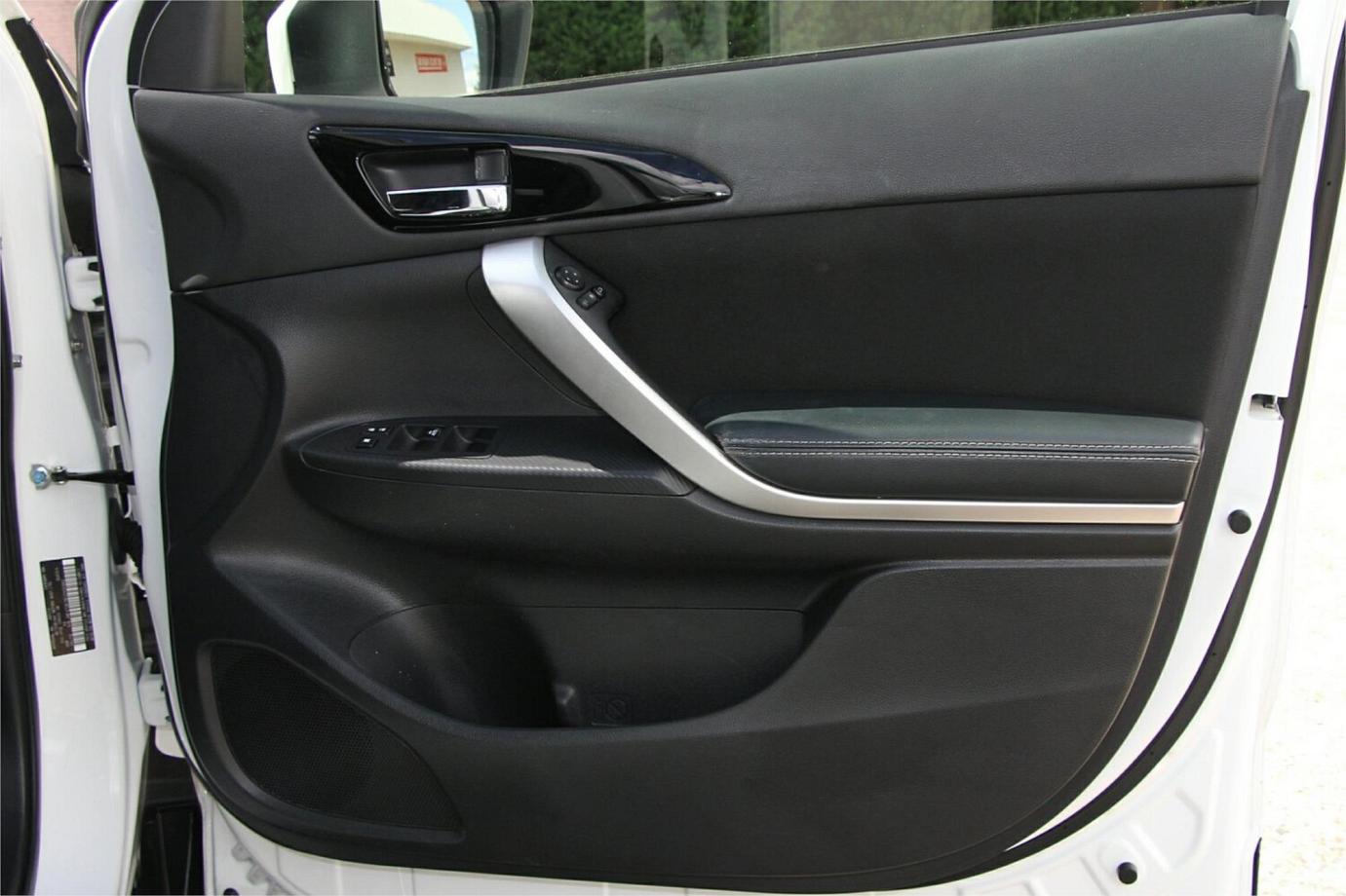 2018 Mitsubishi Eclipse Cross Ls-21