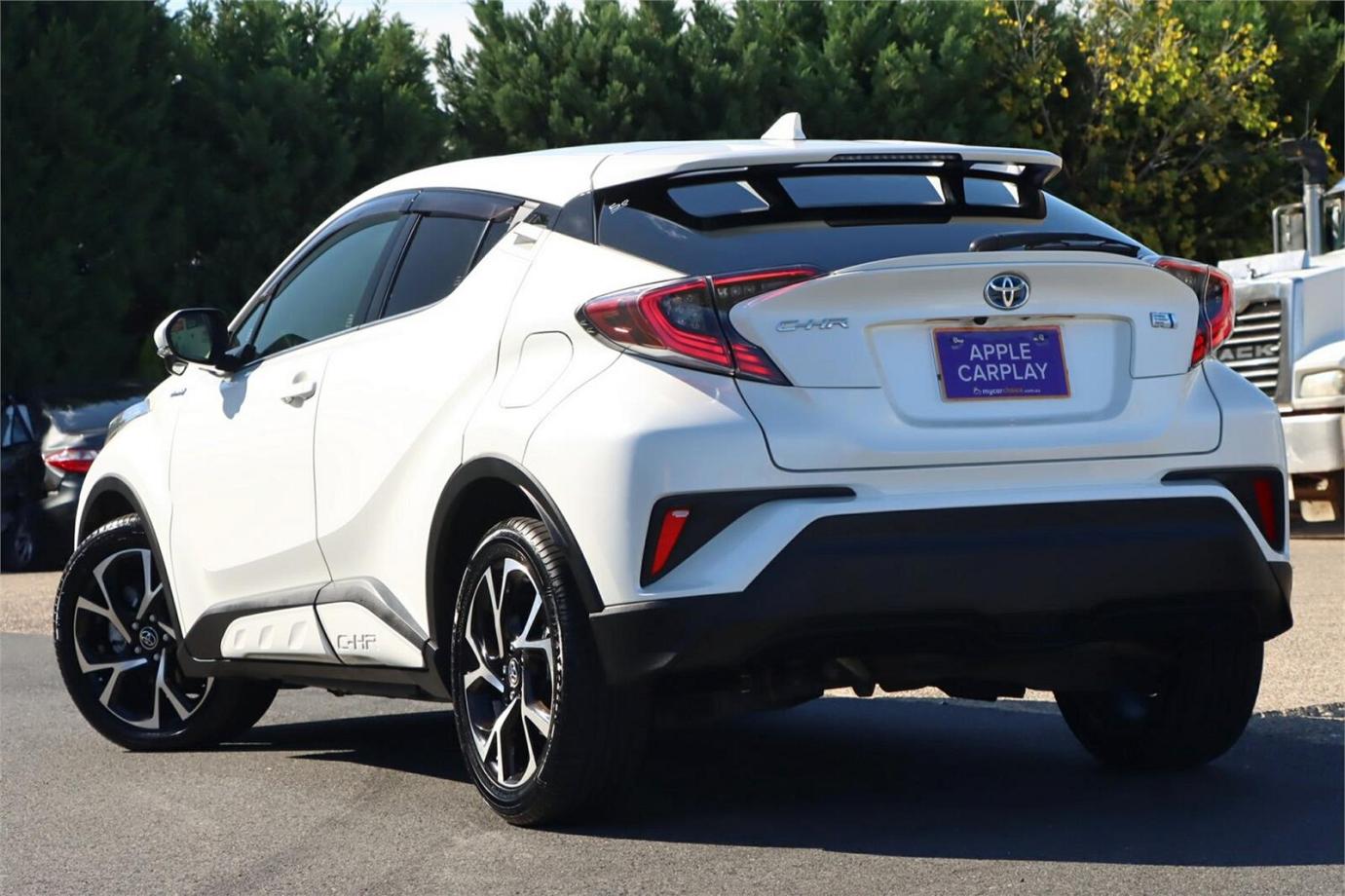 2017 TOYOTA C-HR G (HYBRID)-9