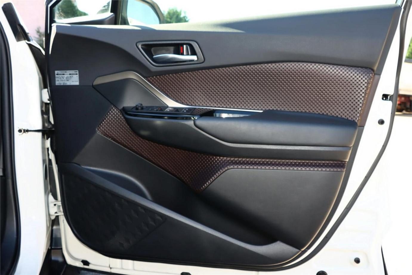 2017 TOYOTA C-HR G (HYBRID)-14