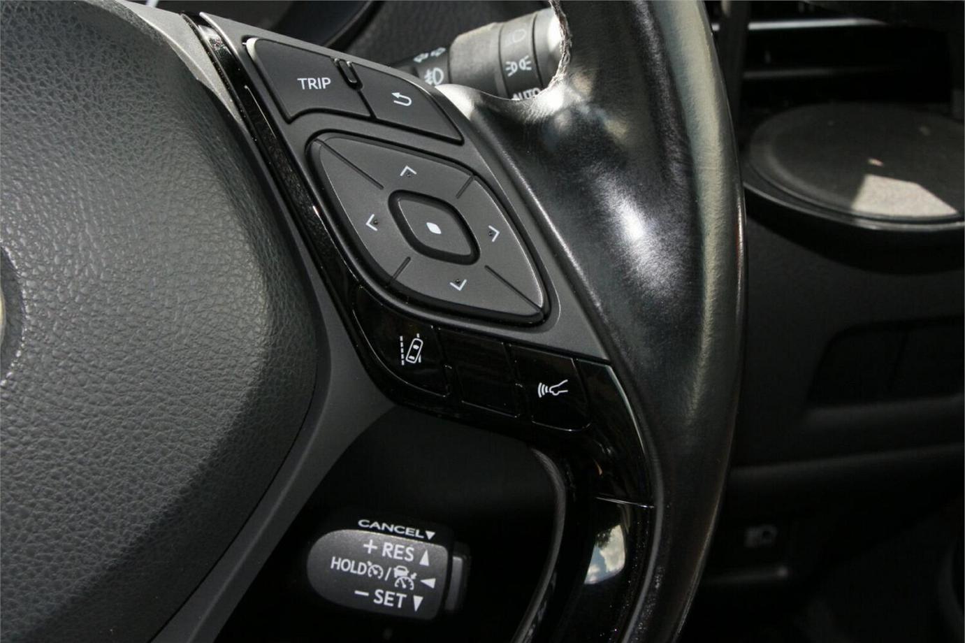2017 TOYOTA C-HR G (HYBRID)-7