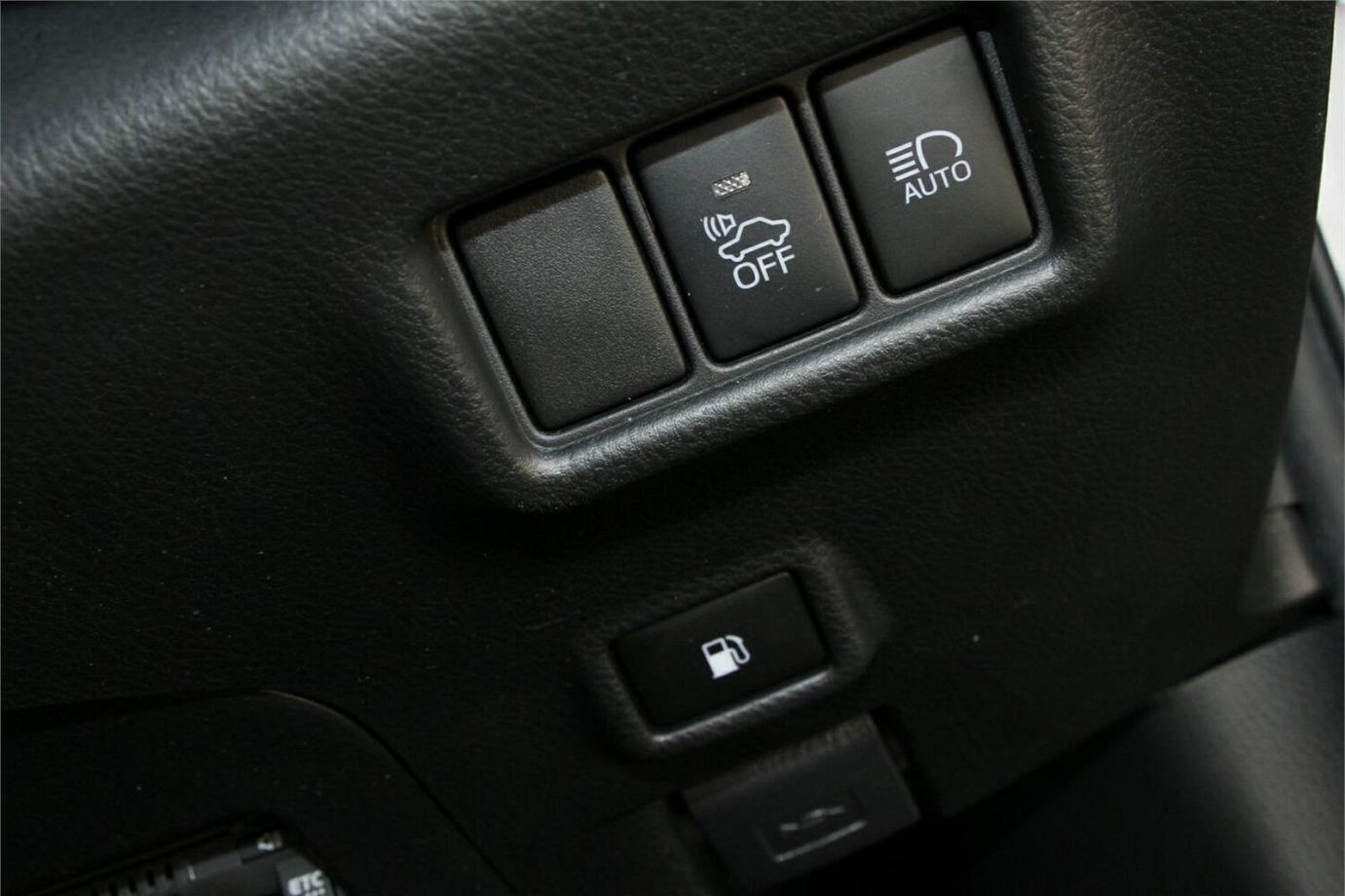 2017 TOYOTA C-HR G (HYBRID)-8
