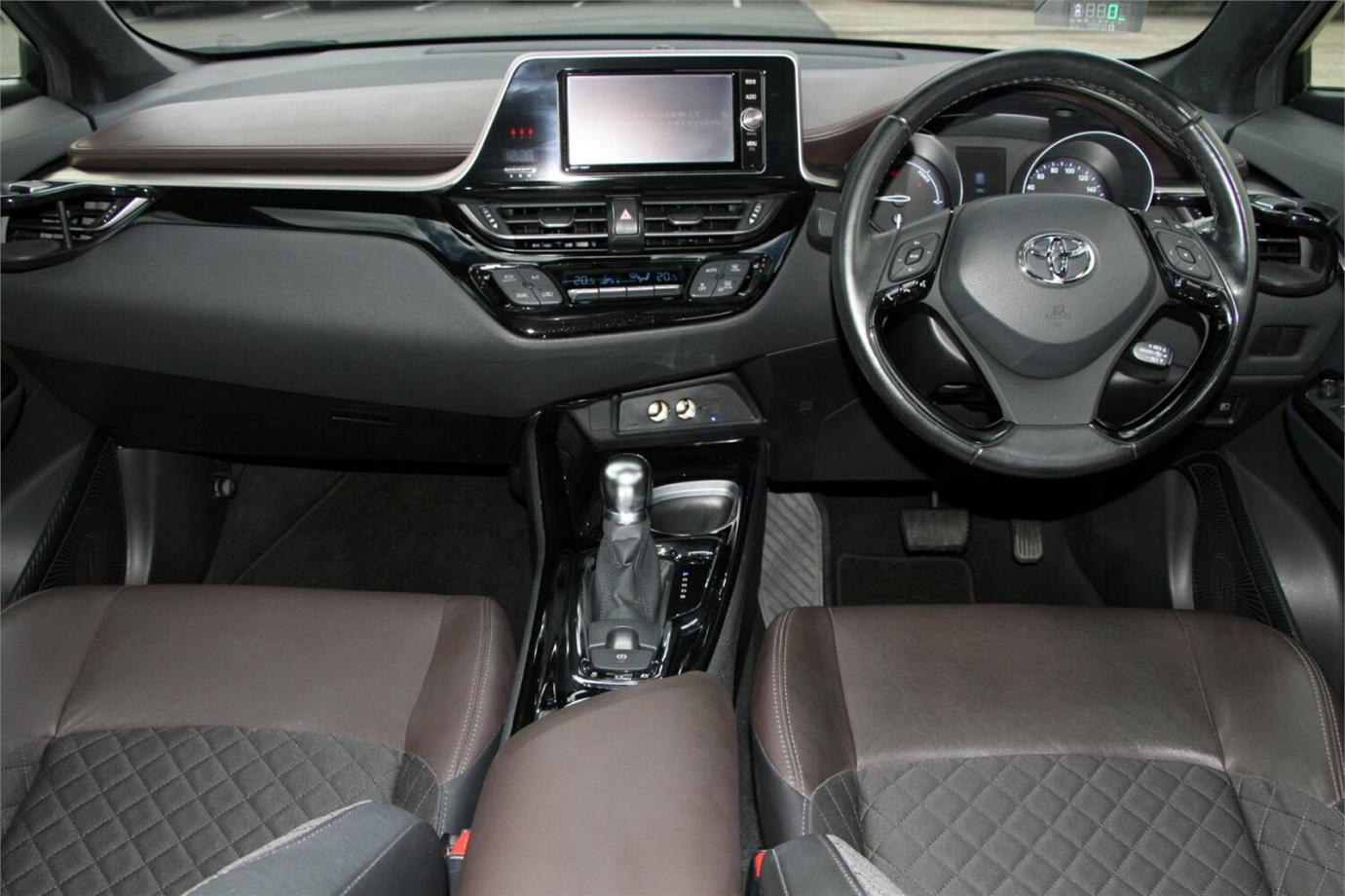 2017 TOYOTA C-HR G (HYBRID)-15