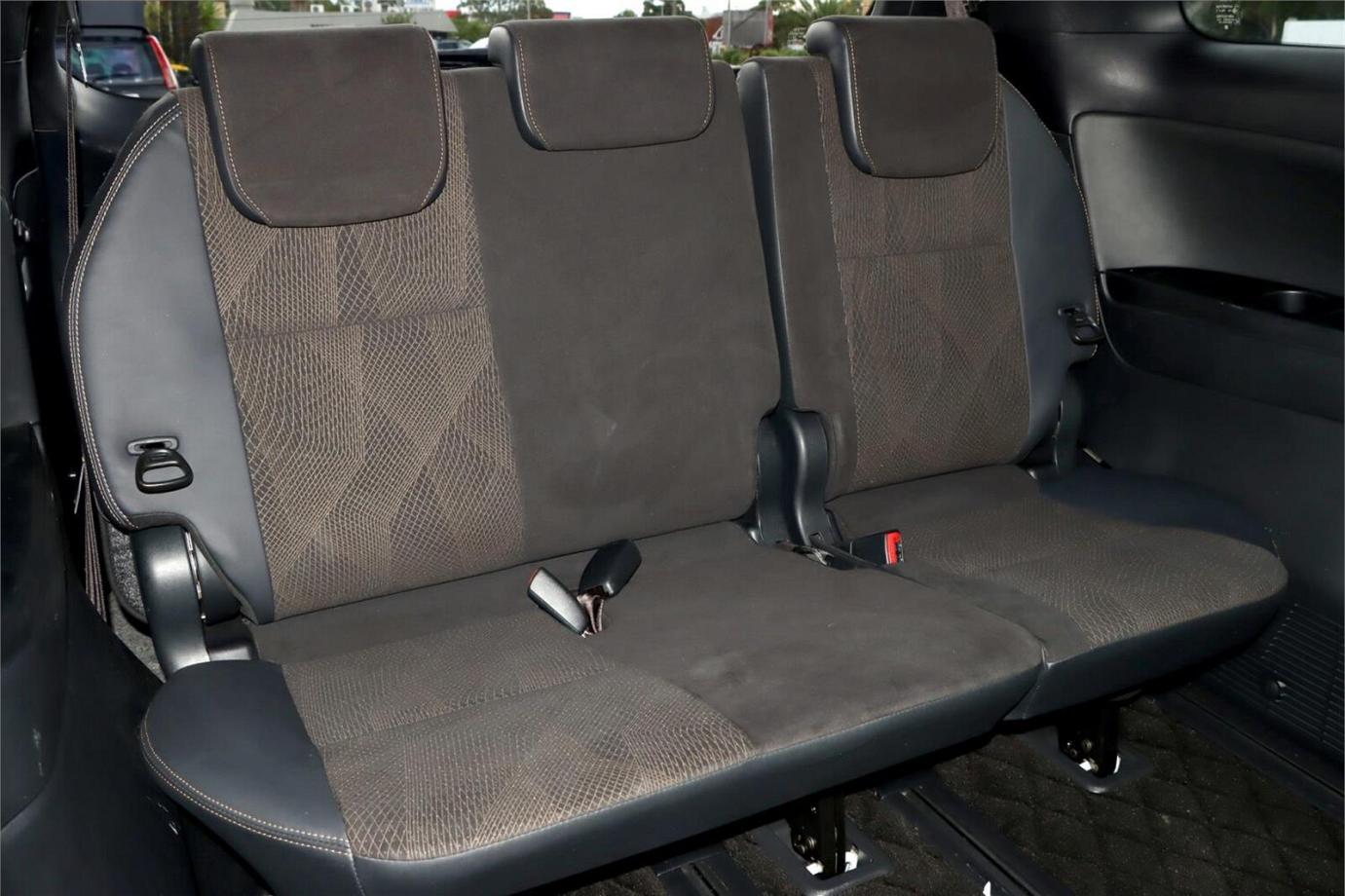 2016 Toyota Estima Aeras Premium (hybrid)-4