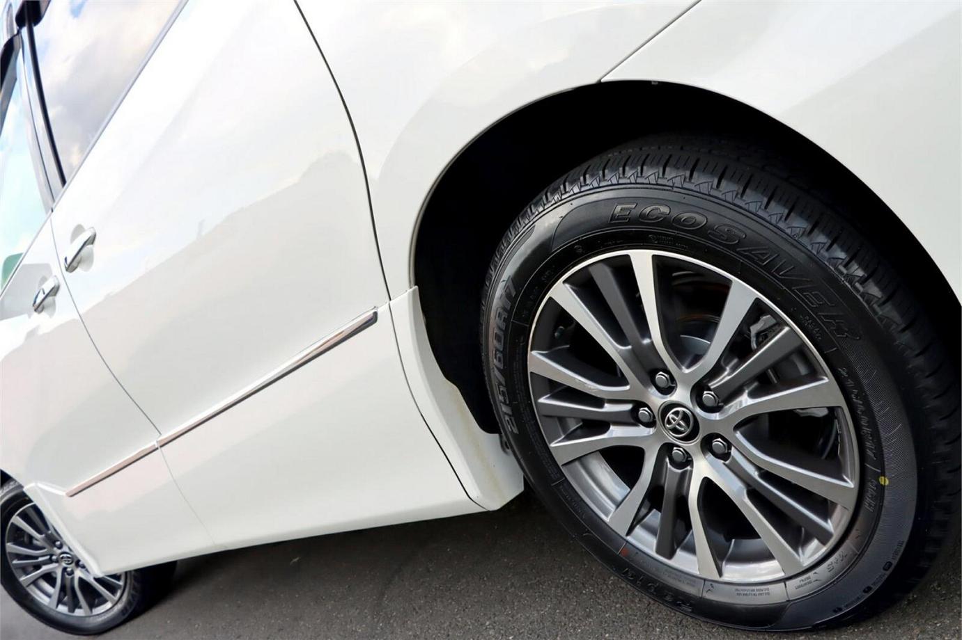 2016 Toyota Estima Aeras Premium (hybrid)-11