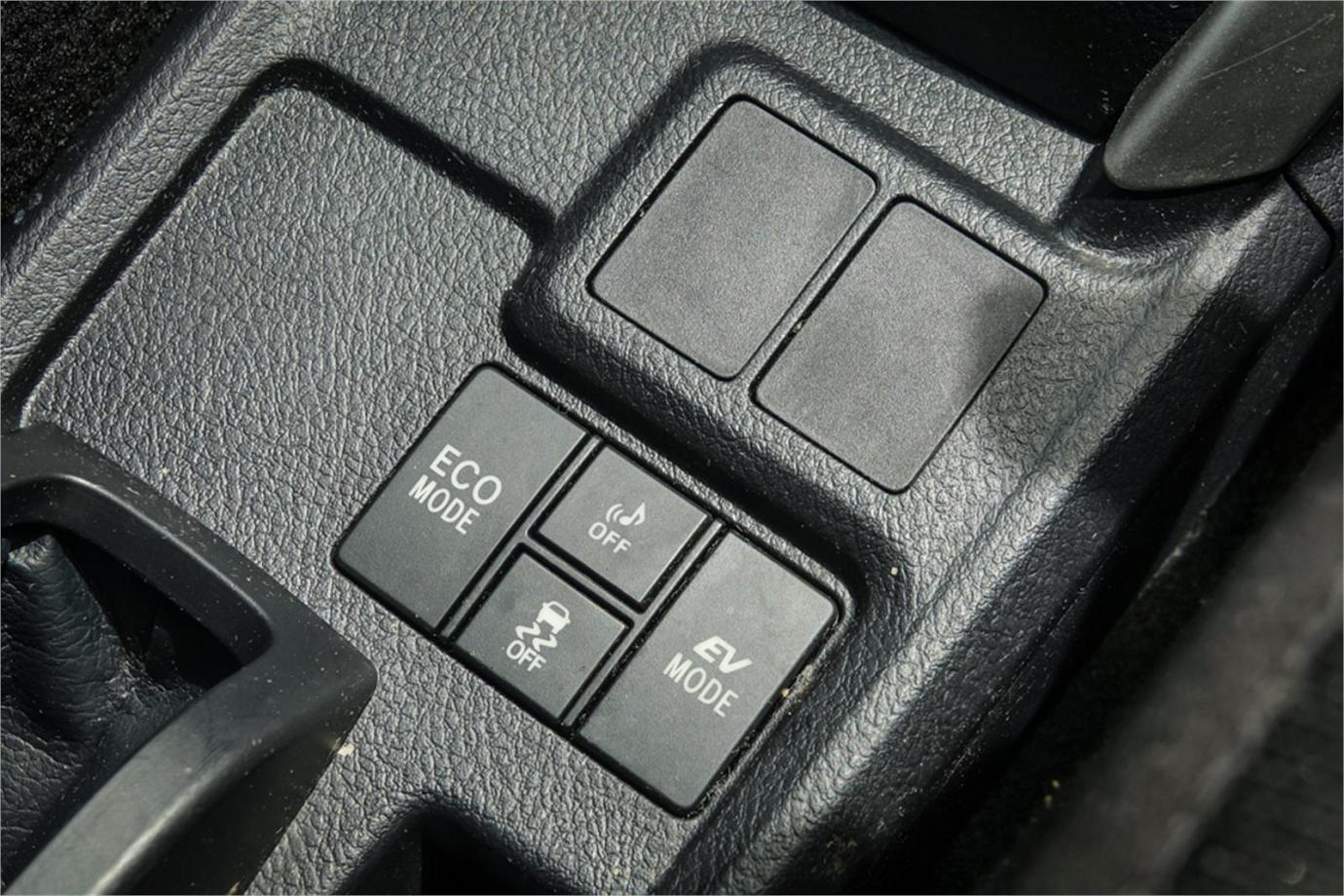 2016 Toyota Corolla Fielder Ex (hybrid)-5