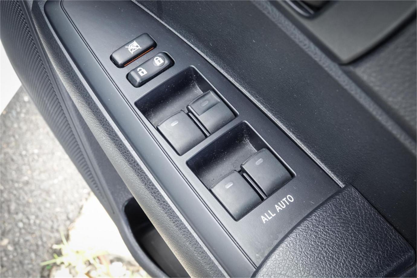 2016 Toyota Corolla Fielder Ex (hybrid)-11