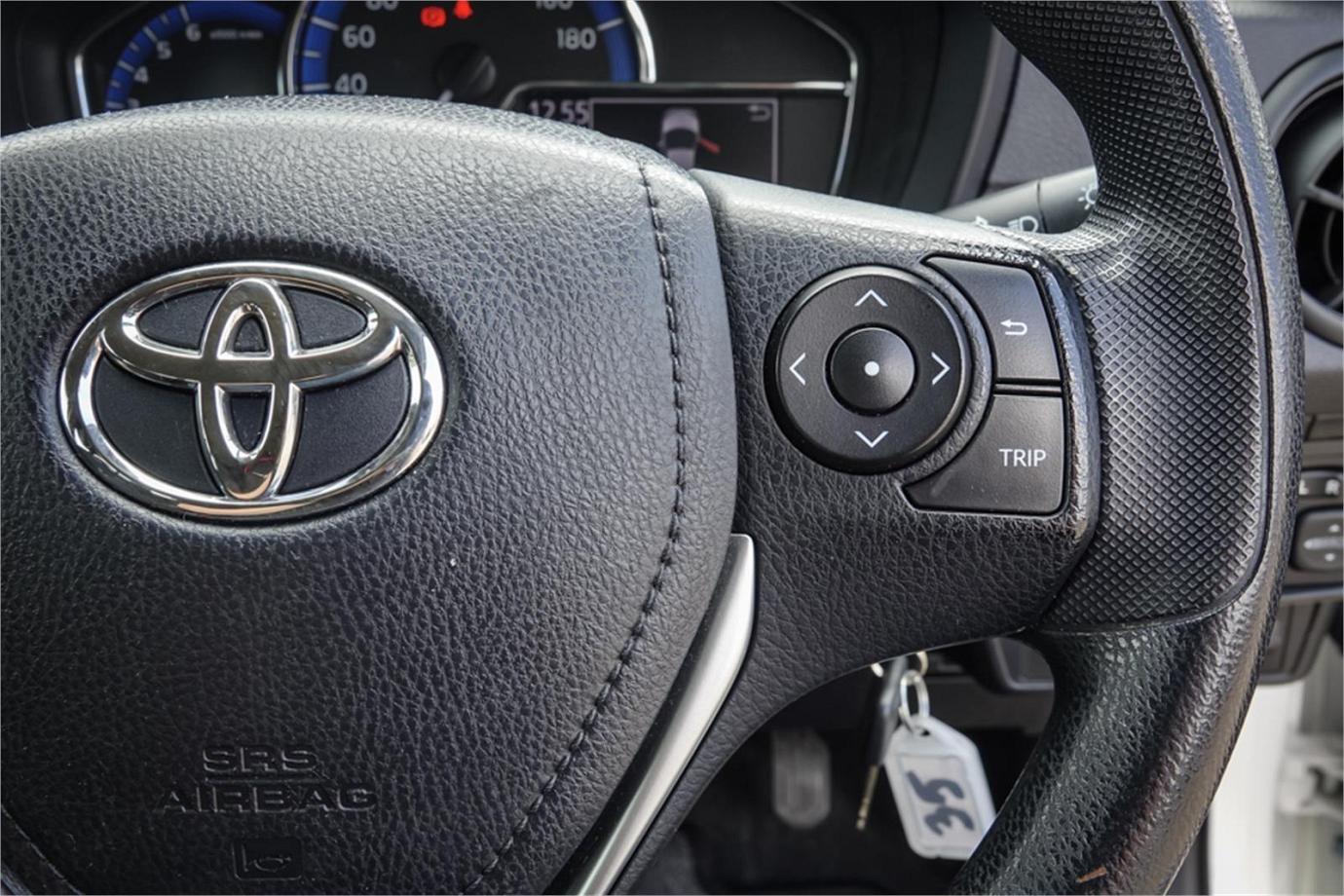 2016 Toyota Corolla Fielder Ex (hybrid)-13