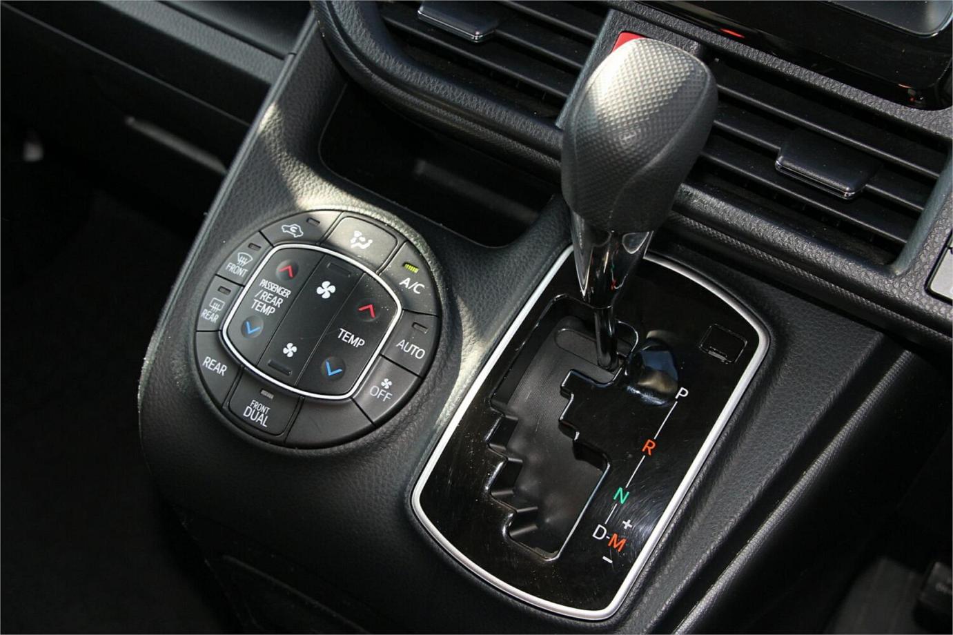 2019 Toyota Noah (welcab)-5