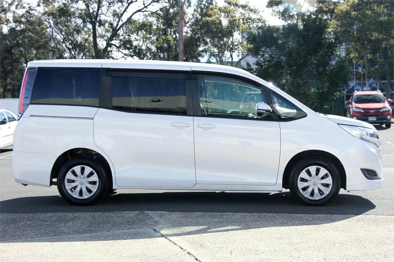 2019 Toyota Noah (welcab)-13