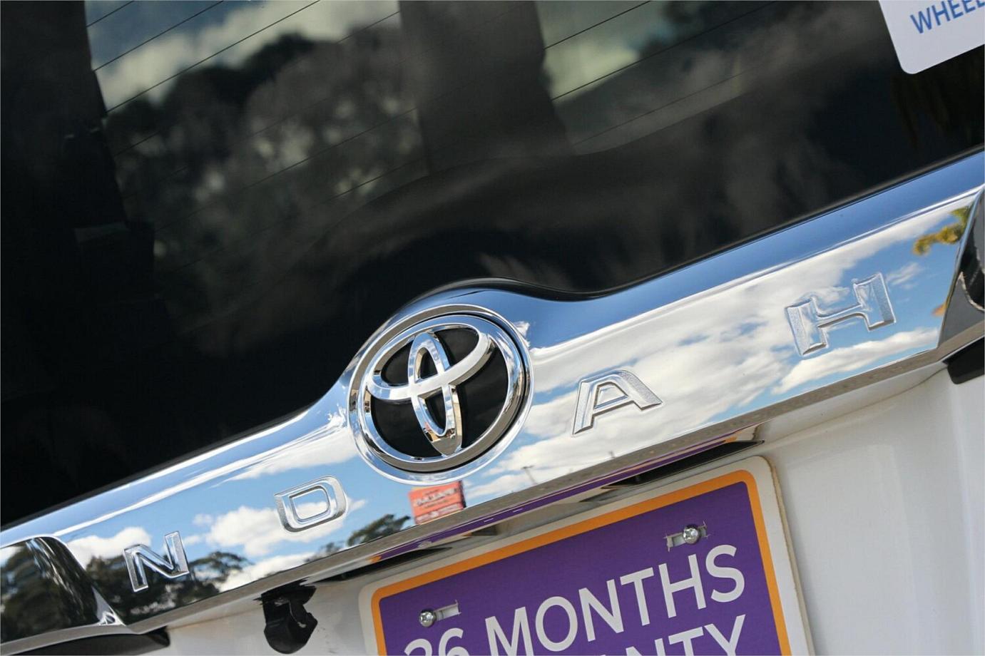 2019 Toyota Noah (welcab)-21