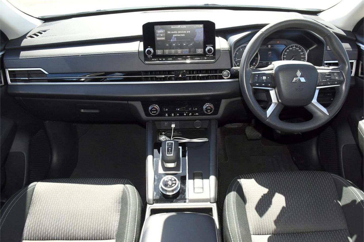2023 Mitsubishi Outlander Es-23