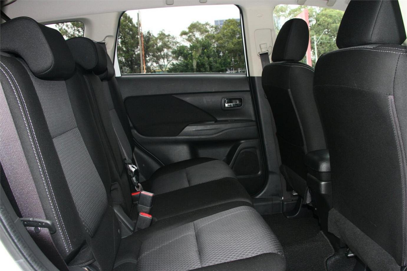 2016 Mitsubishi Outlander Ls-2