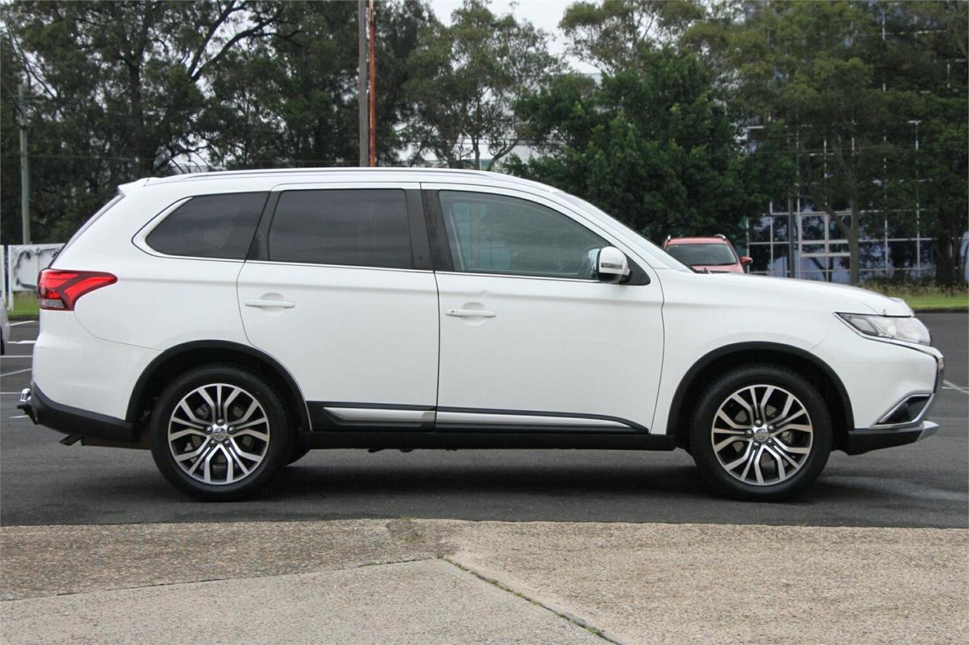 2016 Mitsubishi Outlander Ls-13