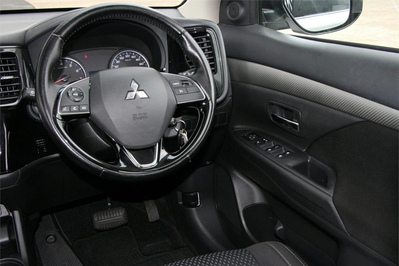 2016 Mitsubishi Outlander Ls-23