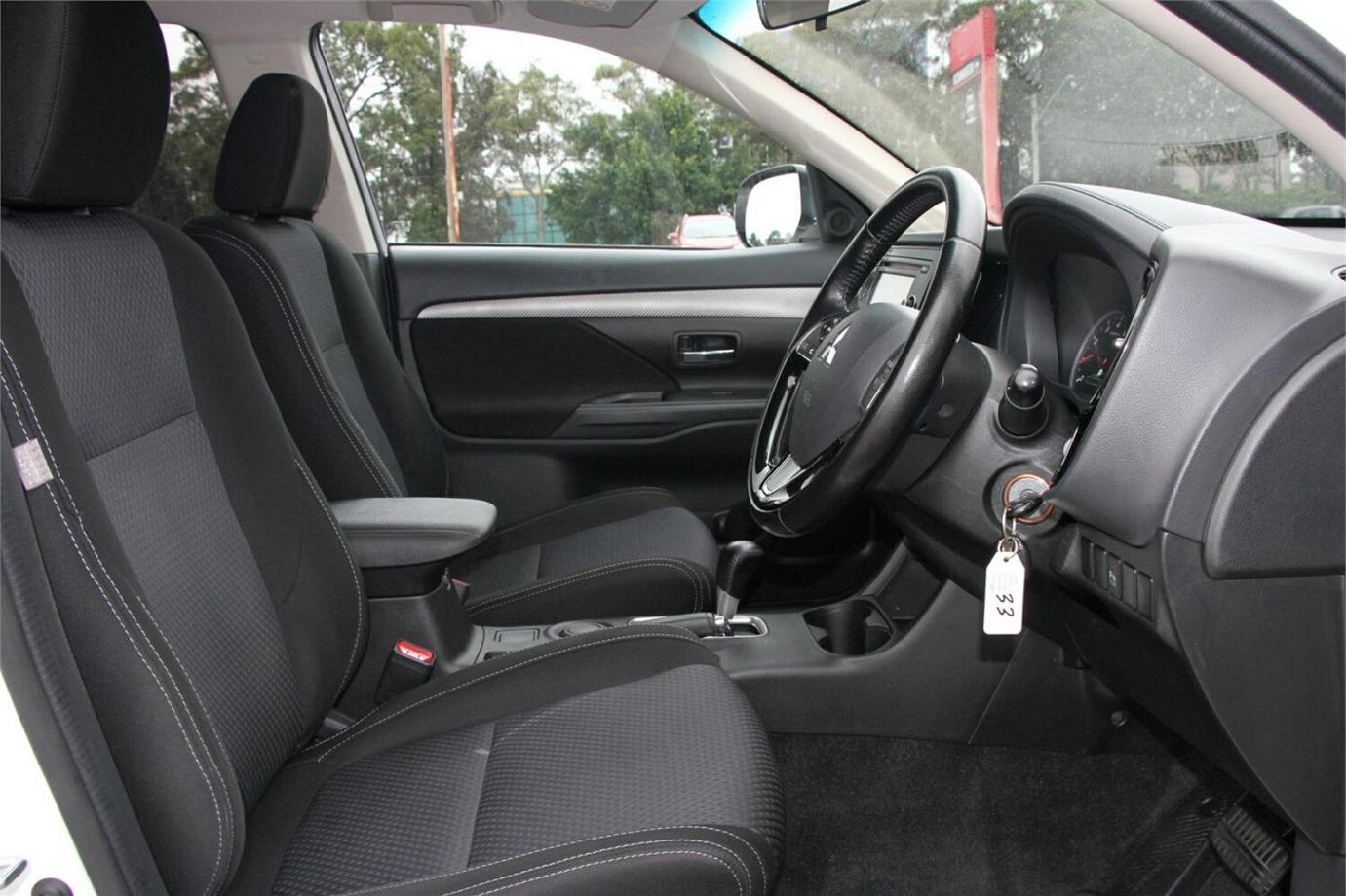 2016 Mitsubishi Outlander Ls-24