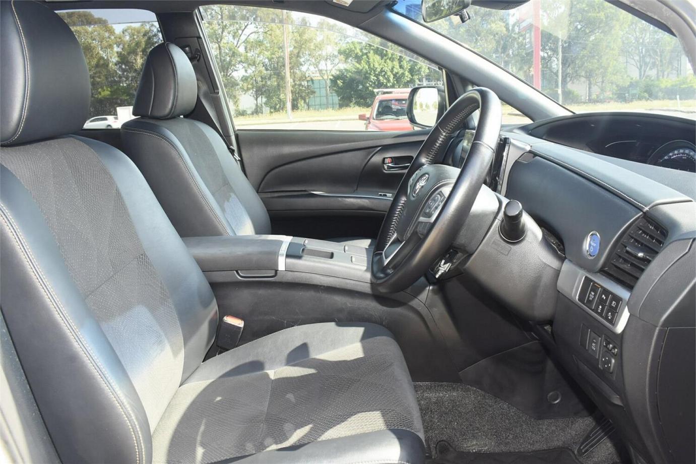 2016 Toyota Estima Aeras Premium (hybrid)-3