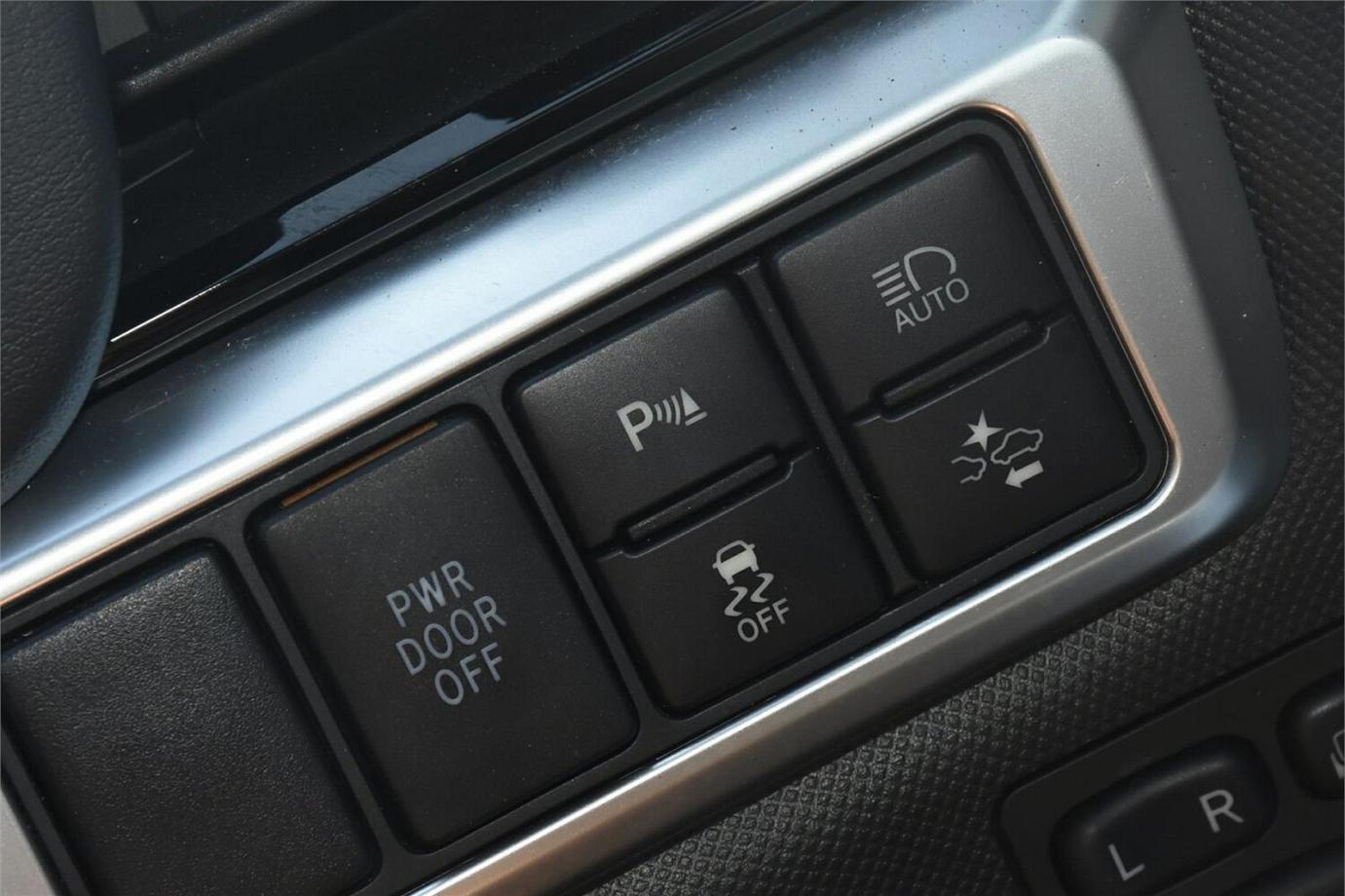 2016 Toyota Estima Aeras Premium (hybrid)-10