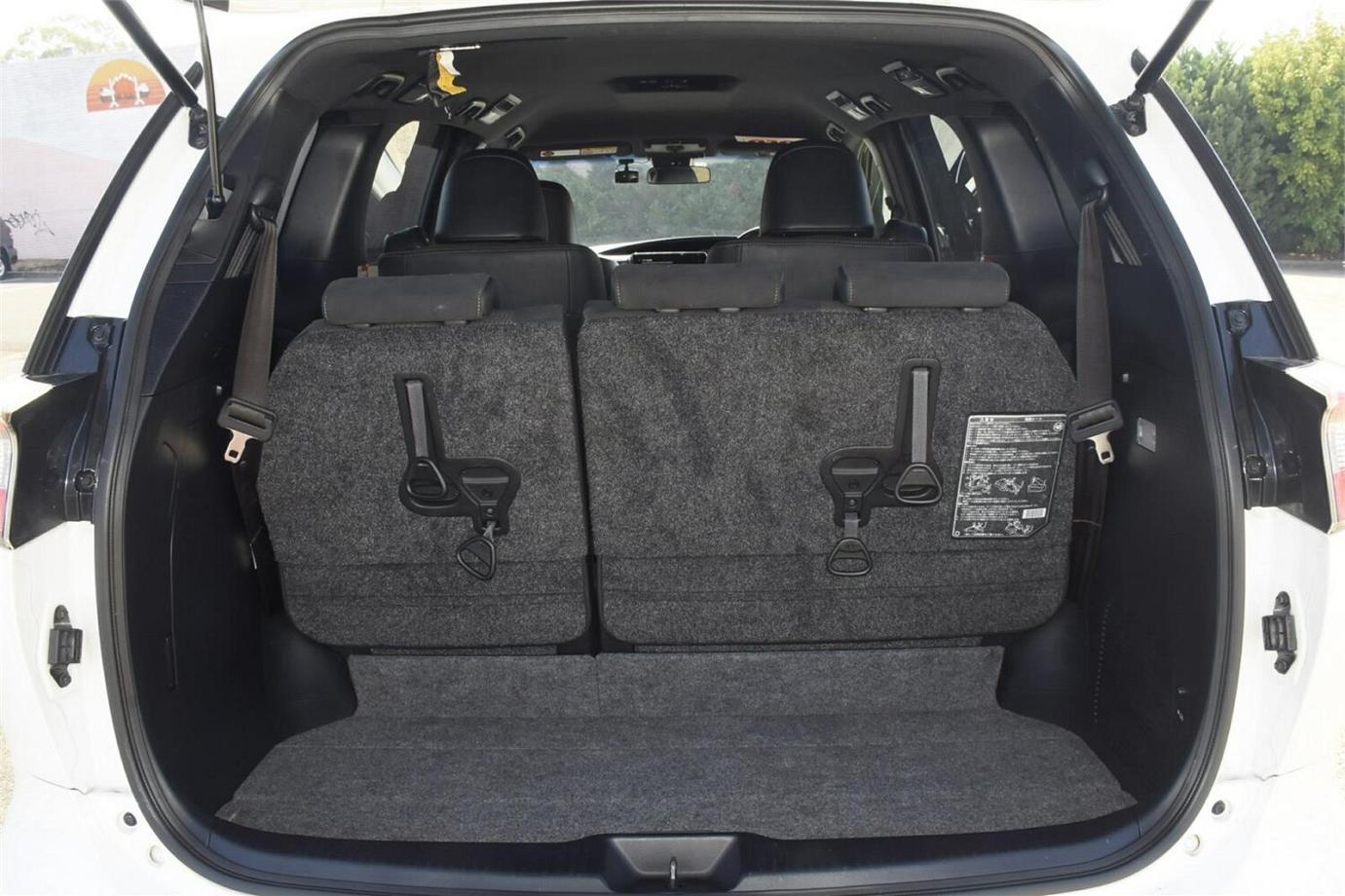2016 Toyota Estima Aeras Premium (hybrid)-17