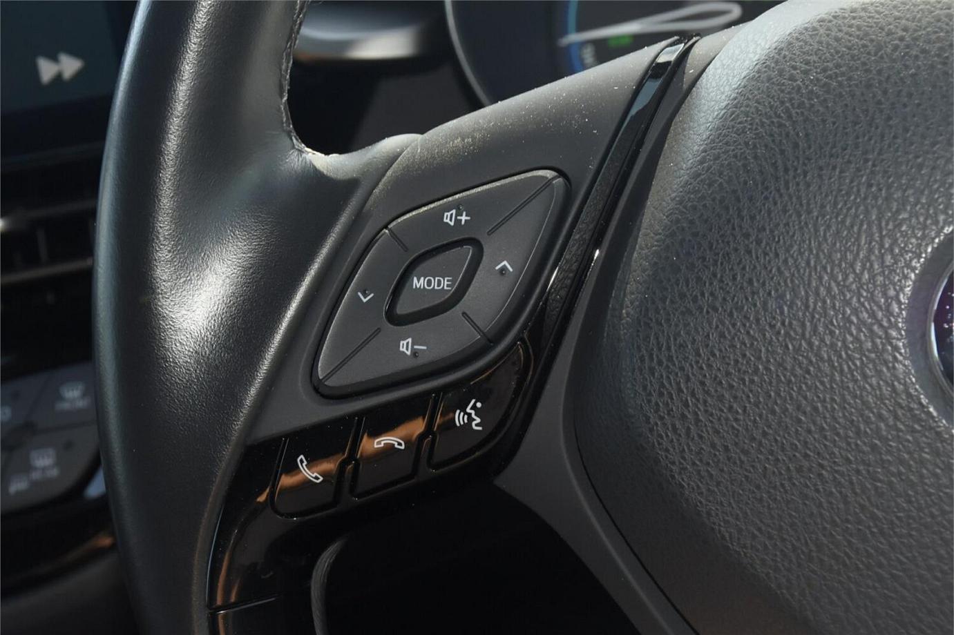 2018 TOYOTA C-HR G (HYBRID)-9