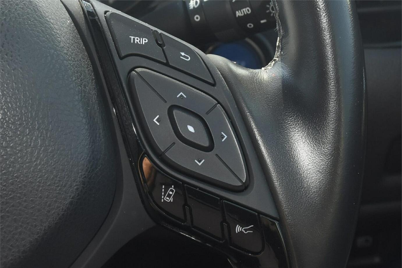2018 TOYOTA C-HR G (HYBRID)-13