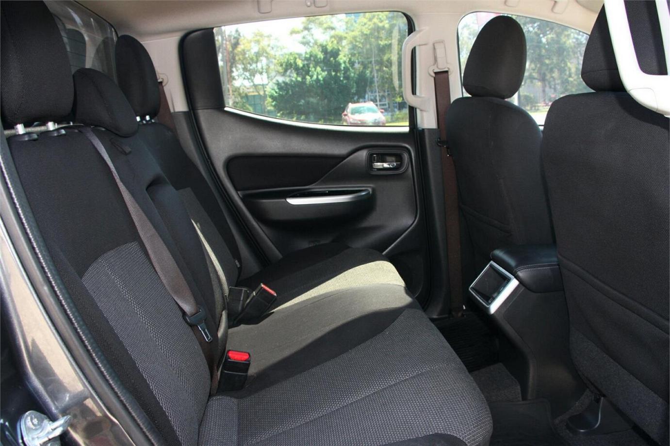 2020 Mitsubishi Triton Gls-2