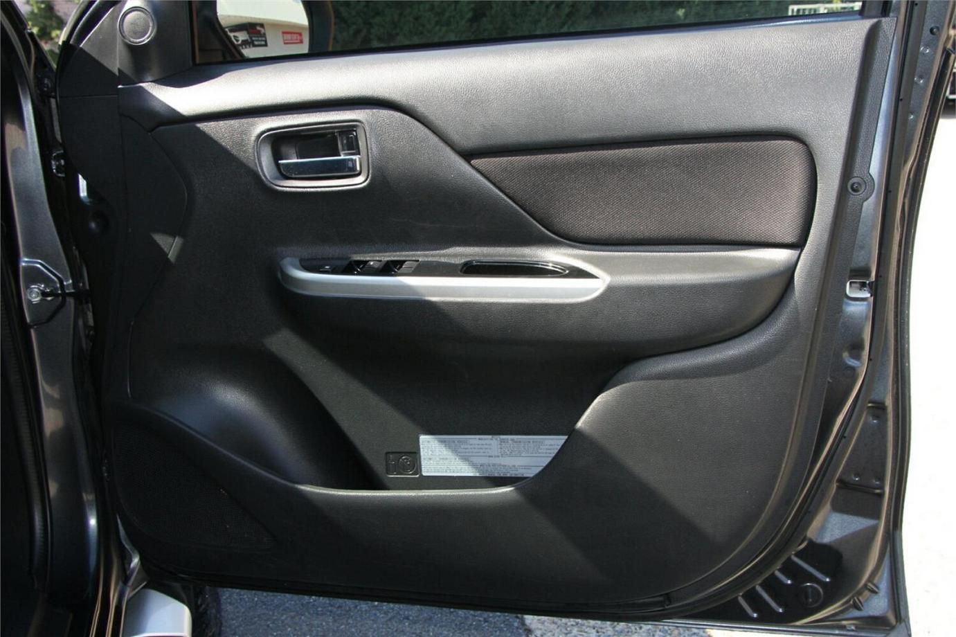 2020 Mitsubishi Triton Gls-21