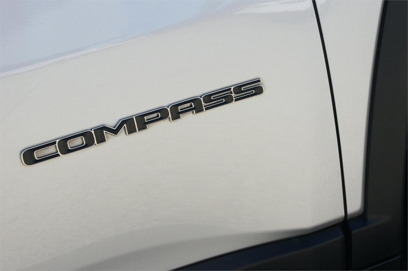 2018 Jeep Compass Sport-18
