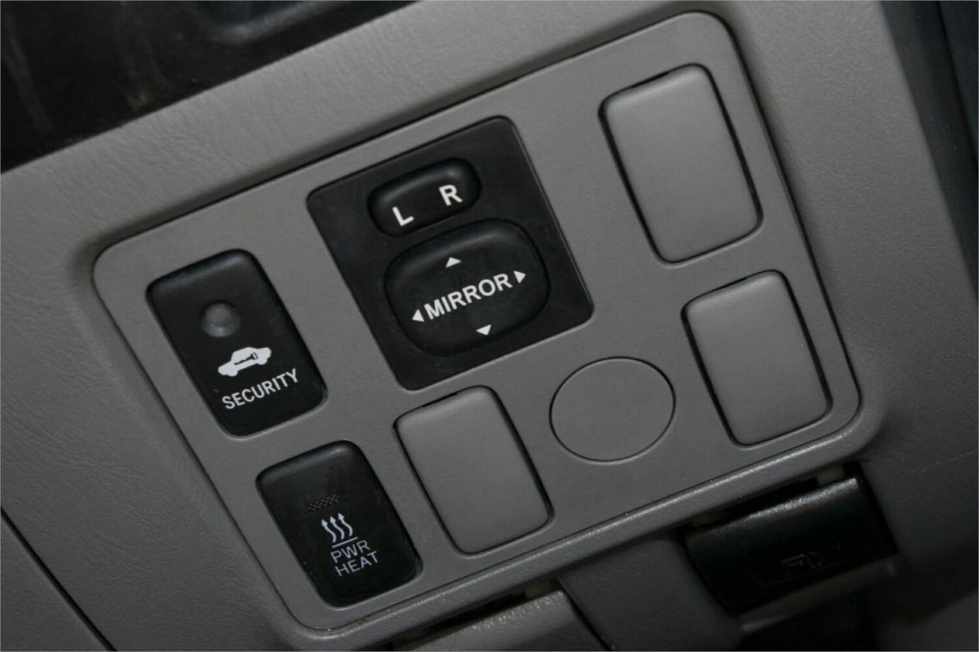 2011 Toyota Hilux Sr-9