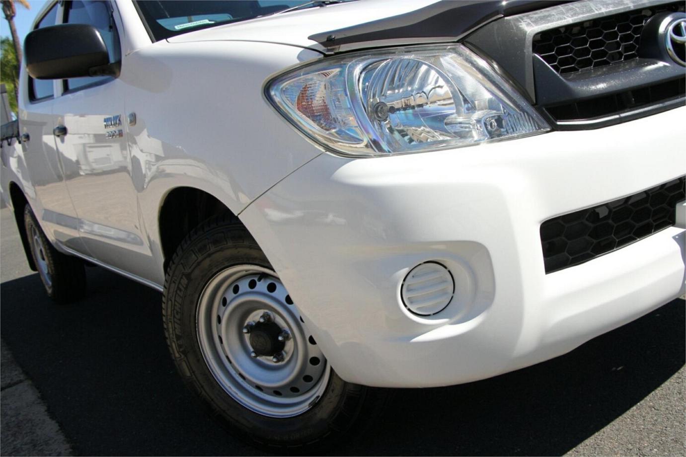 2011 Toyota Hilux Sr-12