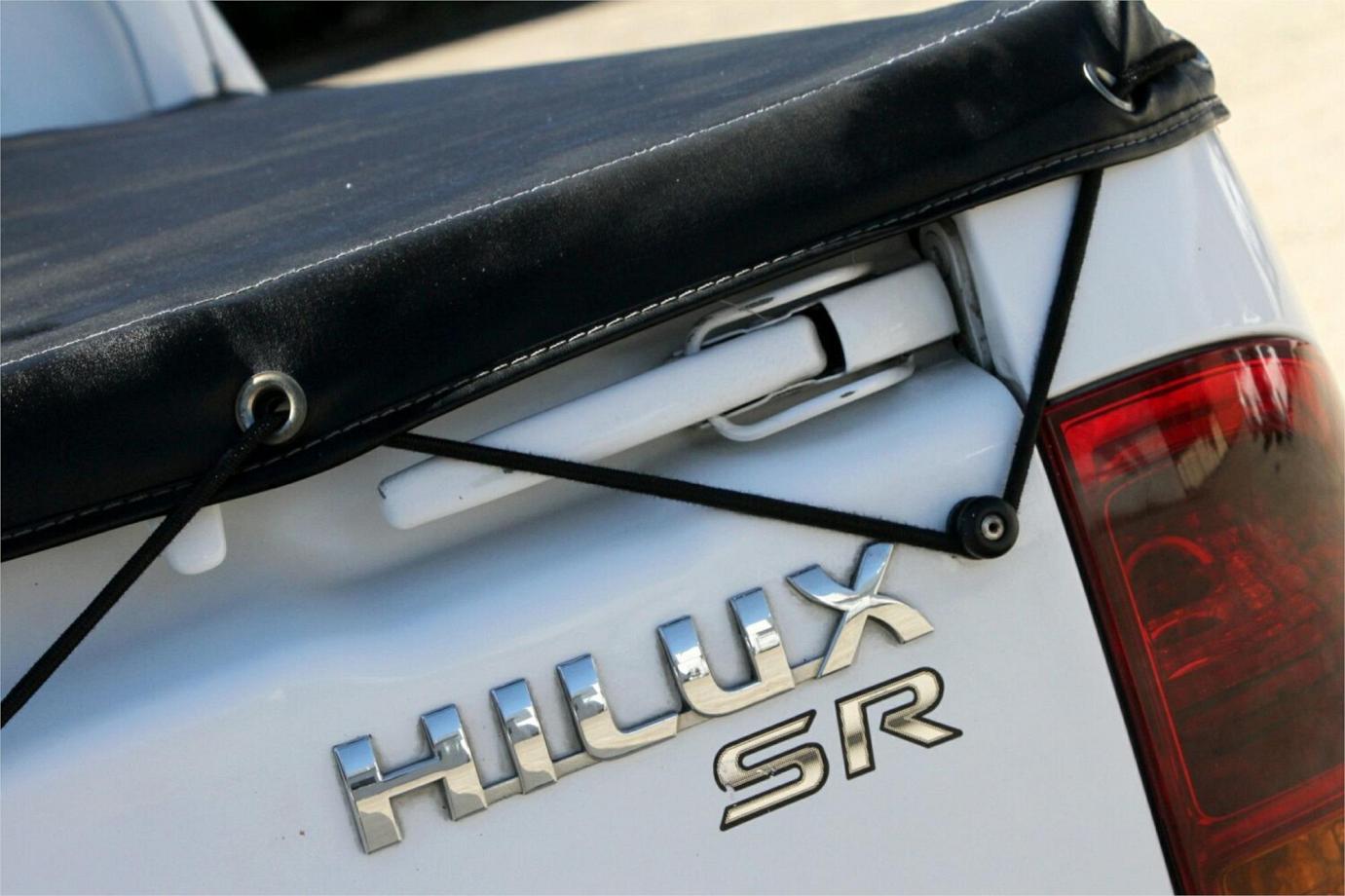 2011 Toyota Hilux Sr-17